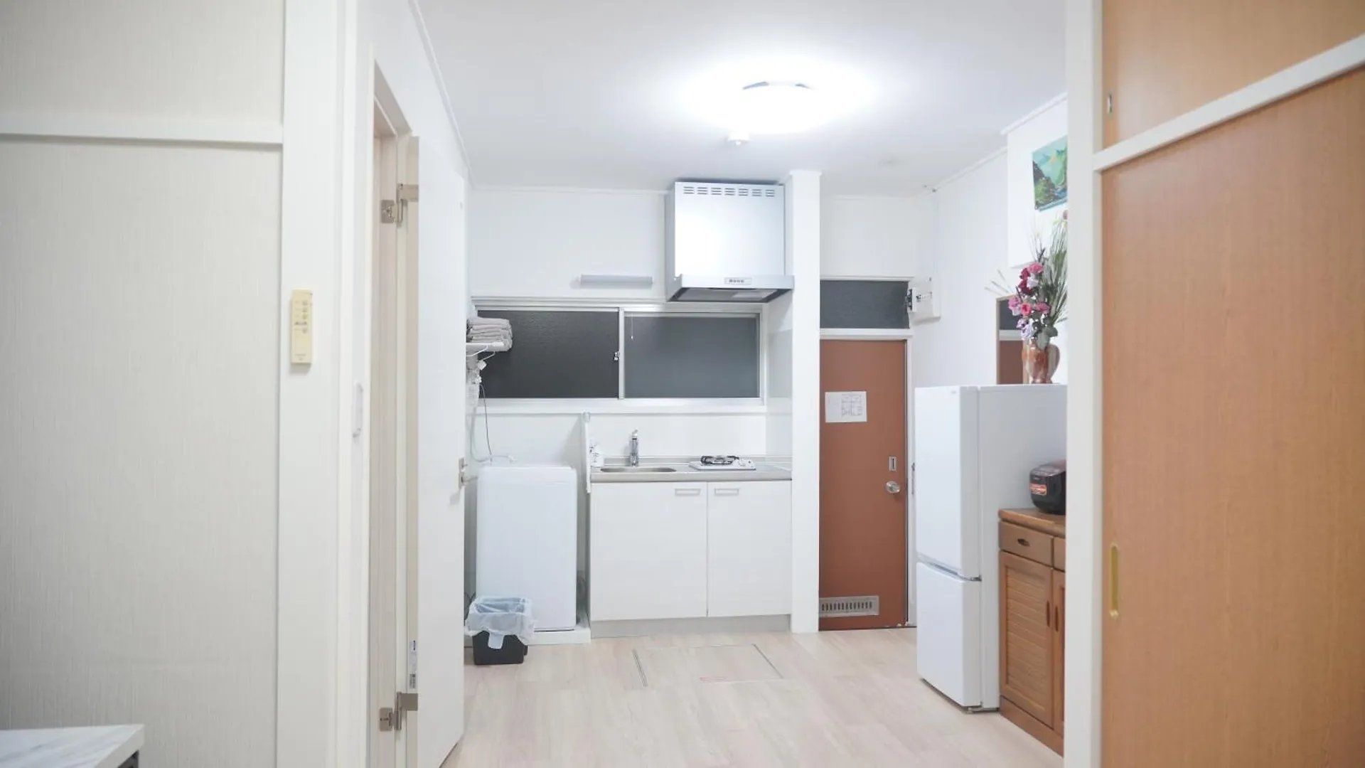Uhome Tsubame Apartment Tokió