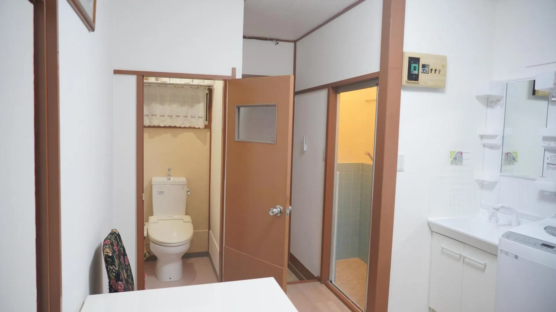Uhome Tsubame Apartment Tokió